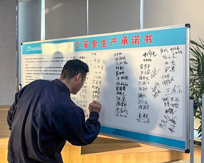 1768956121370177MpRO.jpg 13.jpg